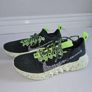 Nike Shoes Size 8.5 -- almost new